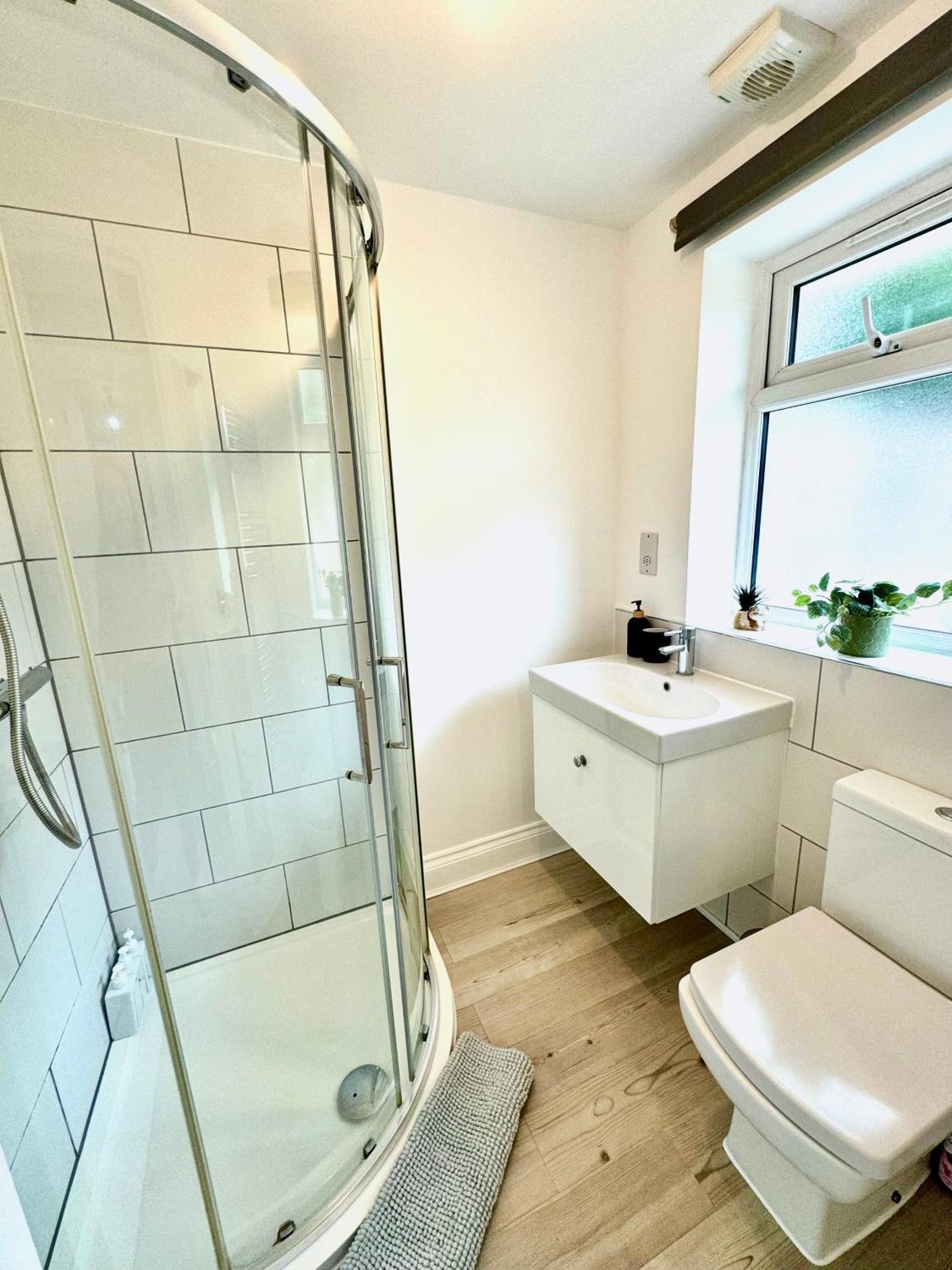 Garden 1-bed Flat 30min To Downtown & Free Parking Apartamento Londres