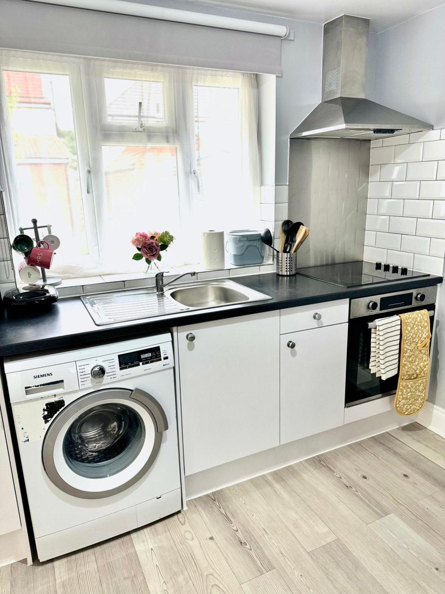Garden 1-bed Flat 30min To Downtown & Free Parking