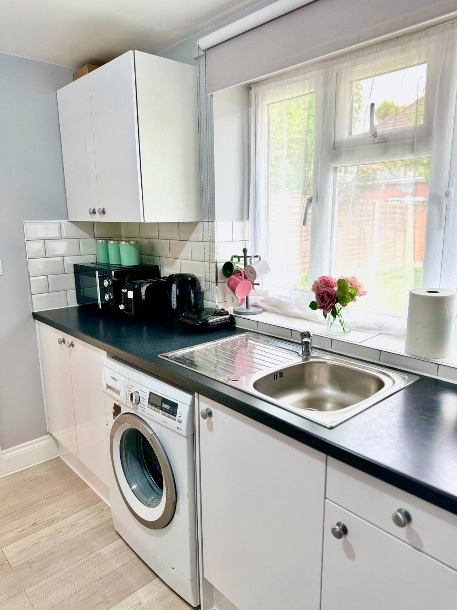 Apartamento Garden 1-bed Flat 30min To Downtown & Free Parking *