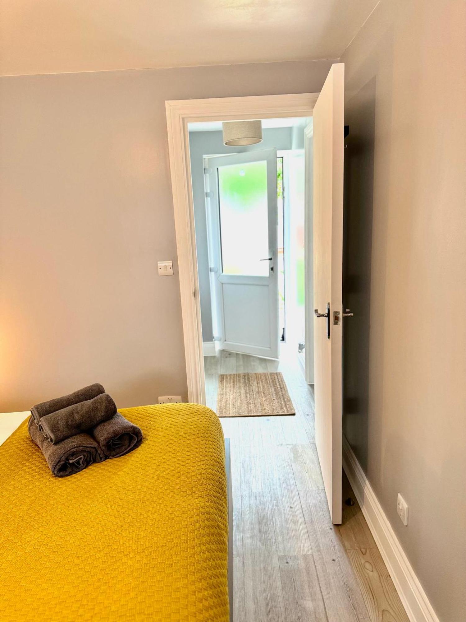 Garden 1-bed Flat 30min To Downtown & Free Parking Apartamento Londres